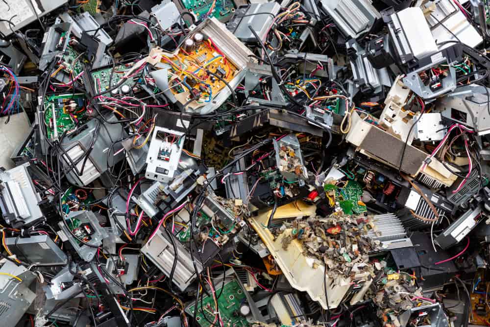 Coleta de sucata eletrônica: como descartar seus dispositivos de forma sustentável?