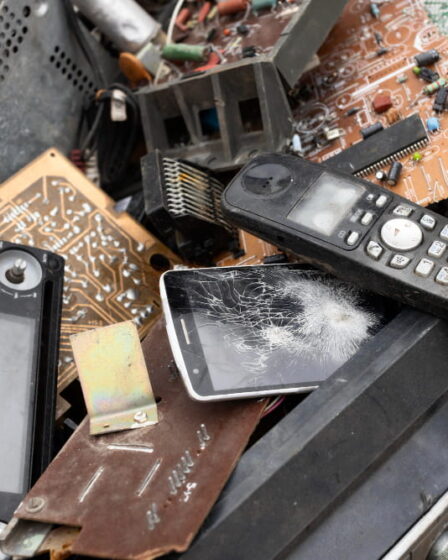 Como reduzir custos e riscos regulatórios terceirizando a coleta de resíduos eletrônicos com a ColetaTec